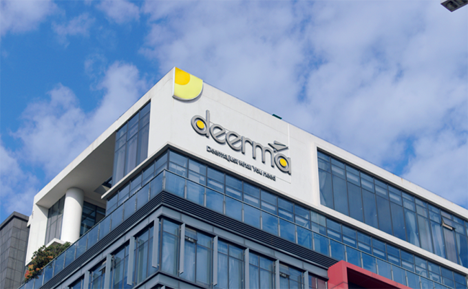 τελευταία εταιρεία περί Μια μεγάλη περιοχή γραφείων με χίλιους υπαλλήλους, αμέσως "σιωπηλή";